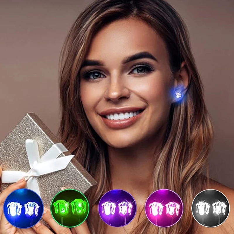 Diamond Stud Earrings - Boucles d'oreilles couronne en diamant Blinky