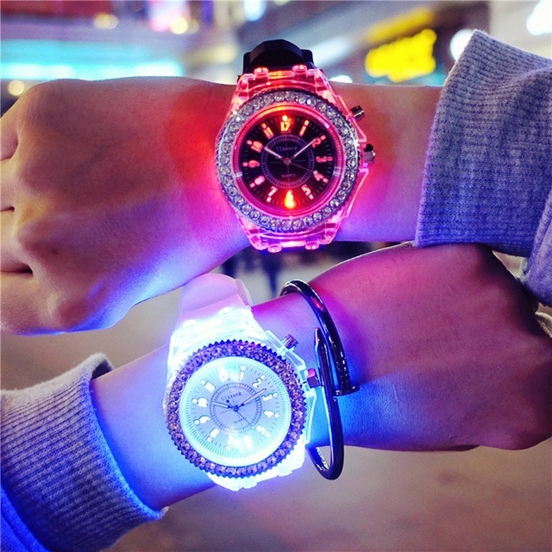 Jewelry Diamond Watches - Femmes montre lumineux personnalisé eau diamant