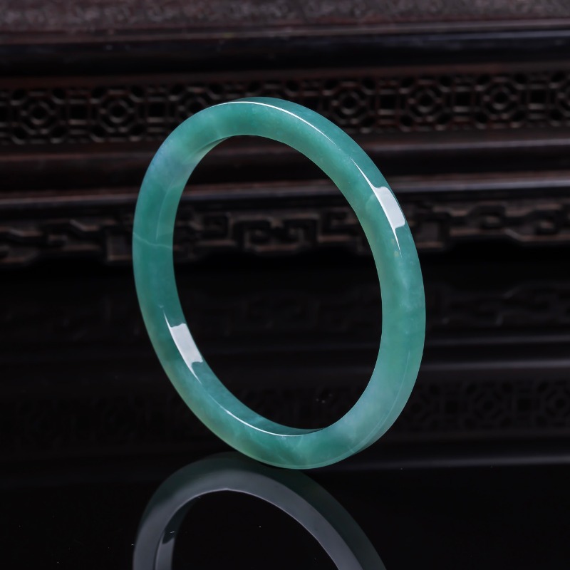 Jewelry & Watches Bench - Bracelet en émeraude naturelle de Birmanie