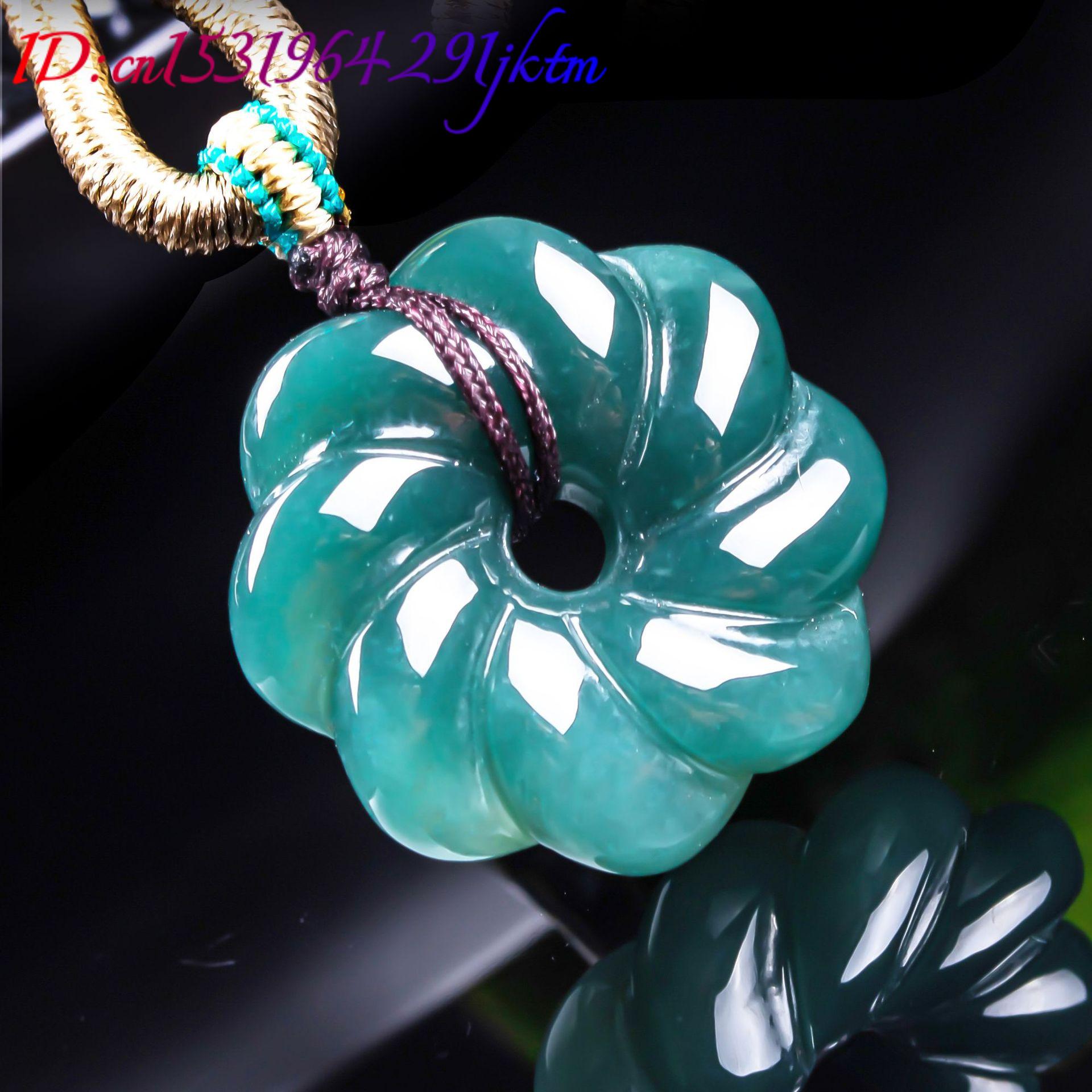 Collier avec pendentif en jade - Jewelry & Watches Bench avis et prix