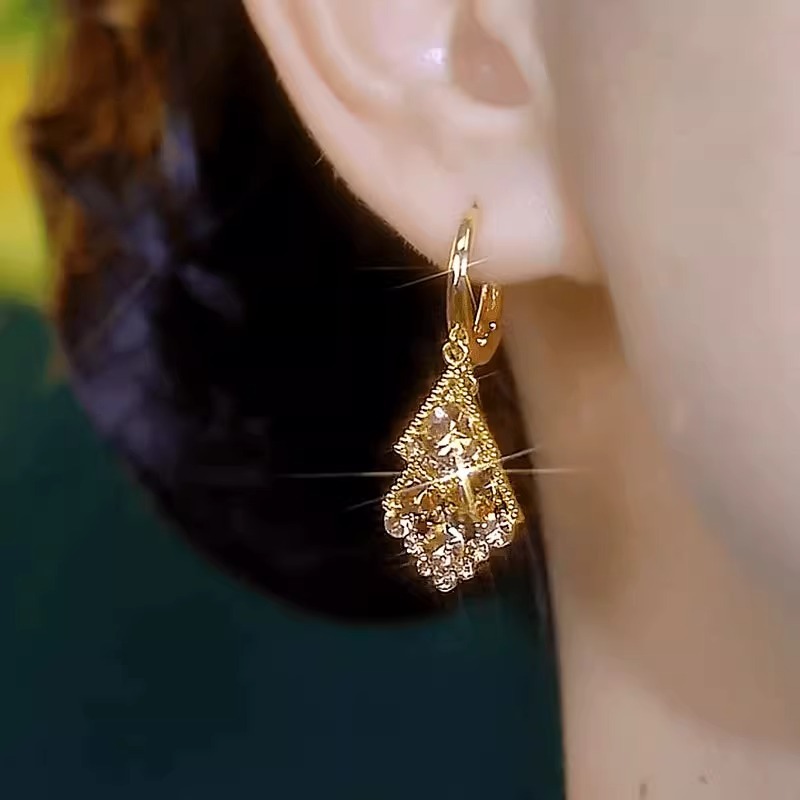 Boucles d'oreilles pendantes e - Diamond Stud Earrings avis et prix