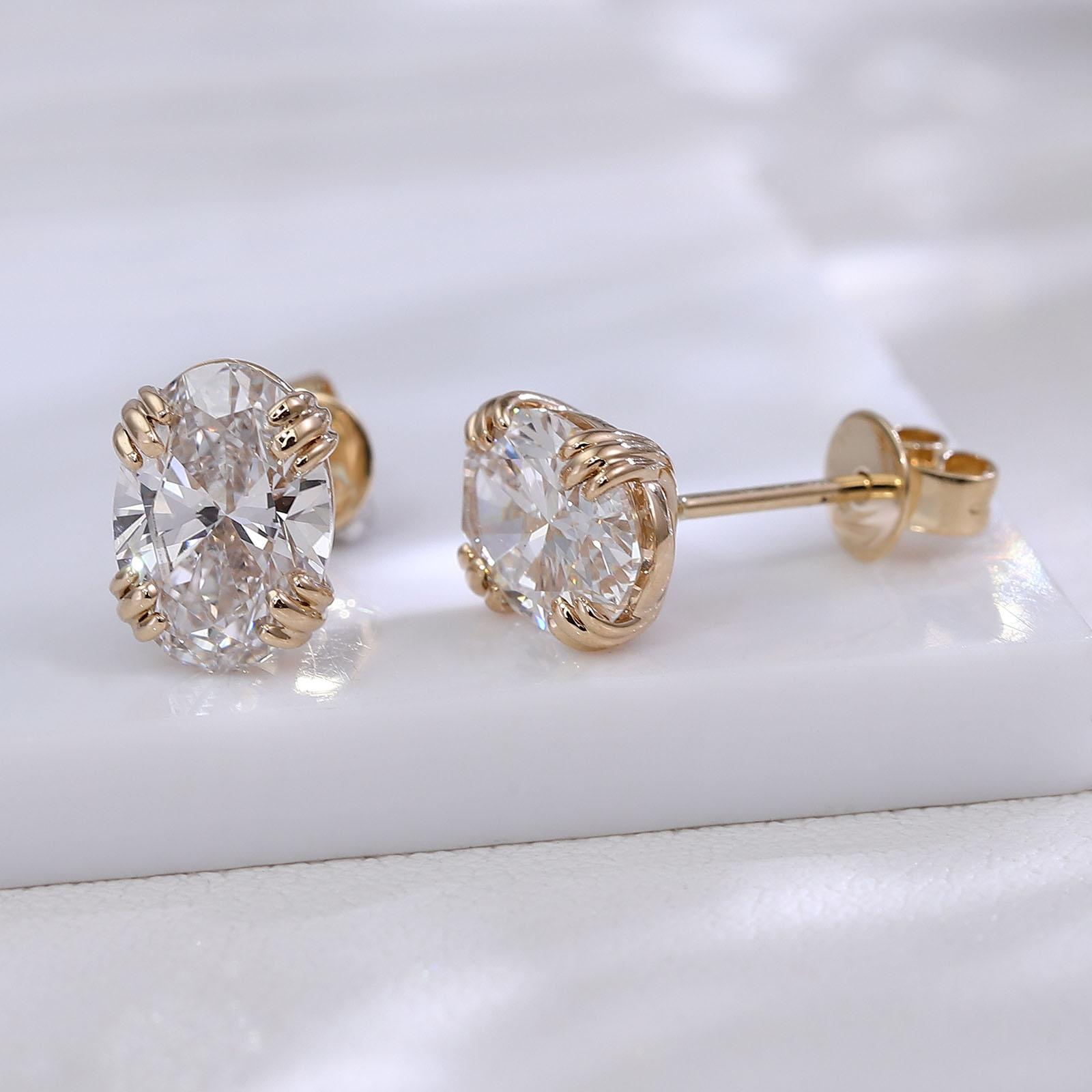 Boucles d'oreilles ovales de l - Diamond Stud Earrings avis et prix